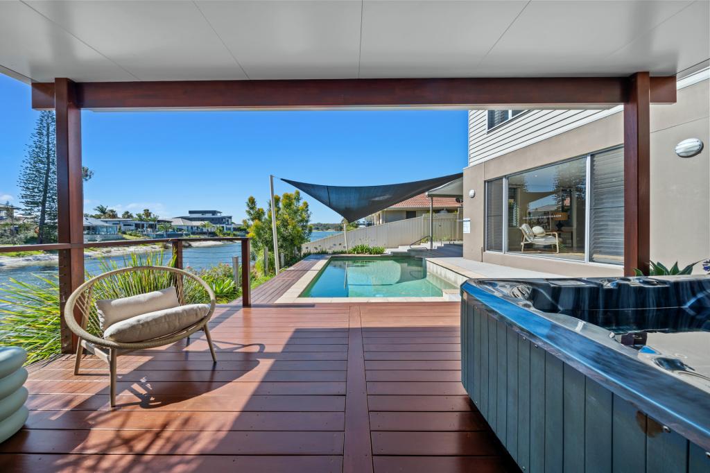 49 Kingfisher Cres, Burleigh Waters, QLD 4220