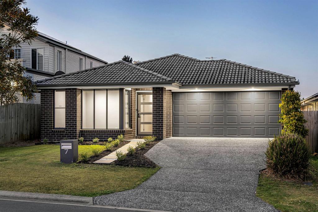 7 Mount Roberts St, Park Ridge, QLD 4125