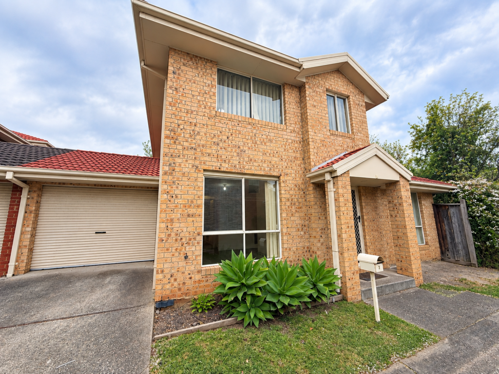 2 Gateway Cl, Chadstone, VIC 3148