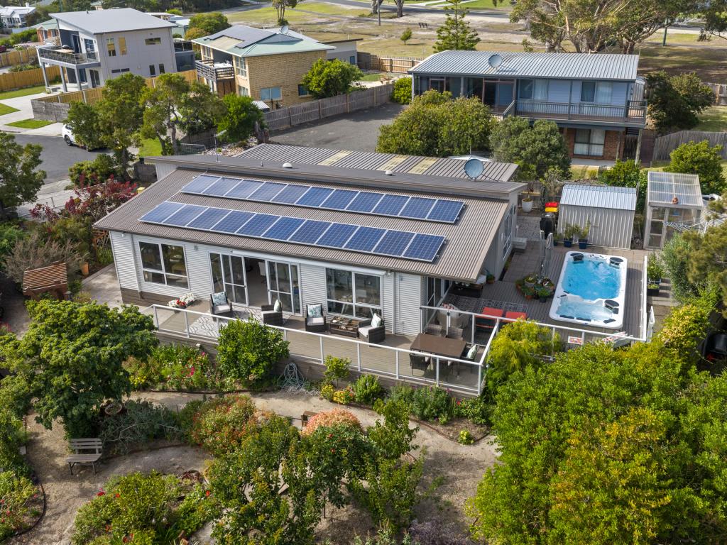 6 Waubs Ct, Bicheno, TAS 7215