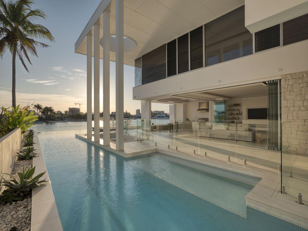 76 Mallawa Dr, Palm Beach, QLD 4221