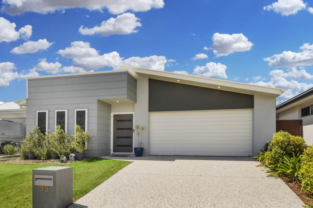 33 Solander St, Pelican Waters, QLD 4551