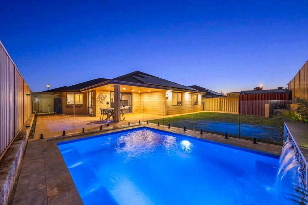 10 Donabate Rd, Ridgewood, WA 6030