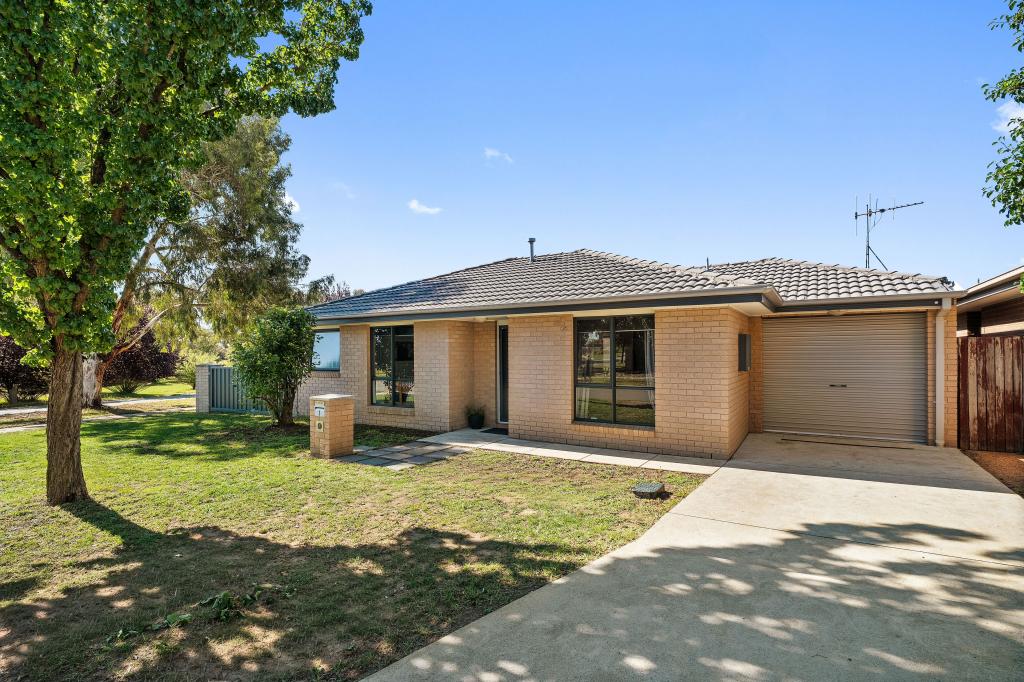 1 Jeff Snell Cres, Dunlop, ACT 2615