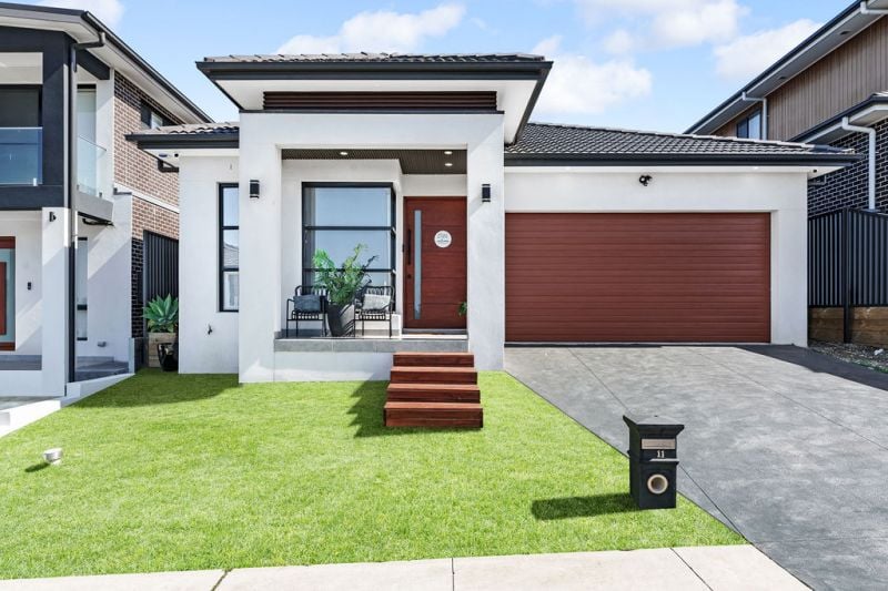 11 Gamble St, Campbelltown, NSW 2560