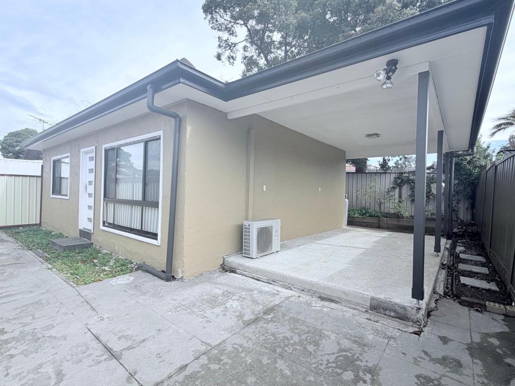 1/198 ROBERTS RD, GREENACRE, NSW 2190