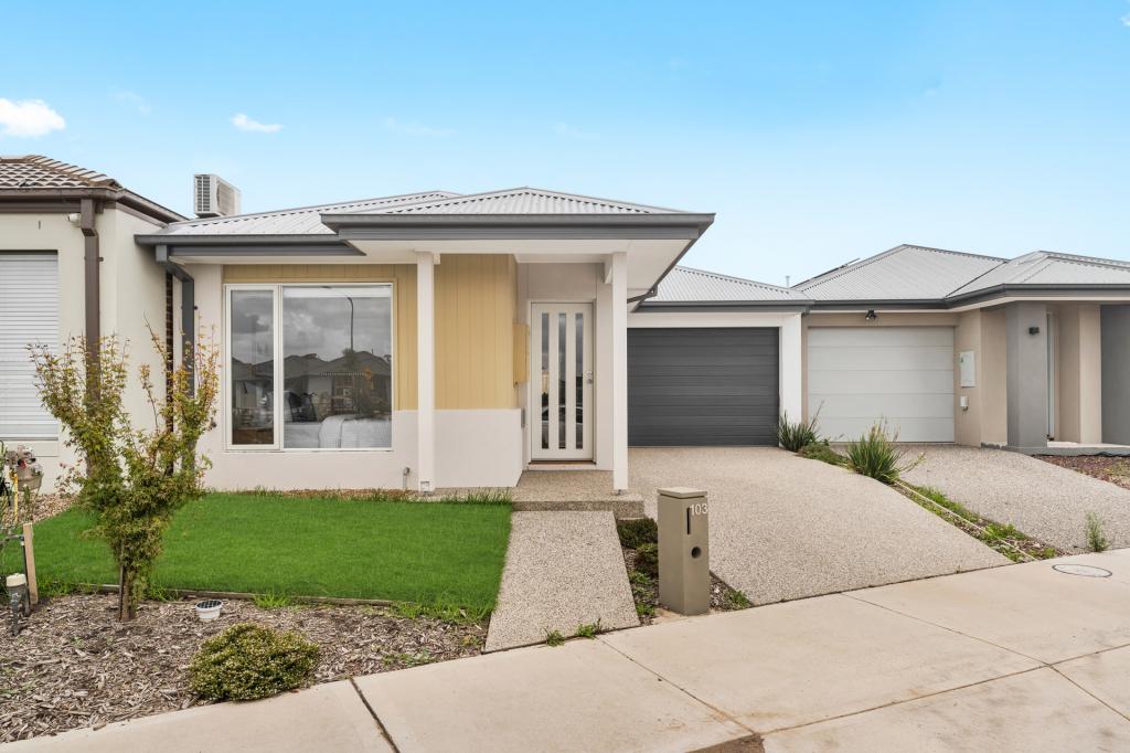 103 BOURBON RD, CRANBOURNE EAST, VIC 3977