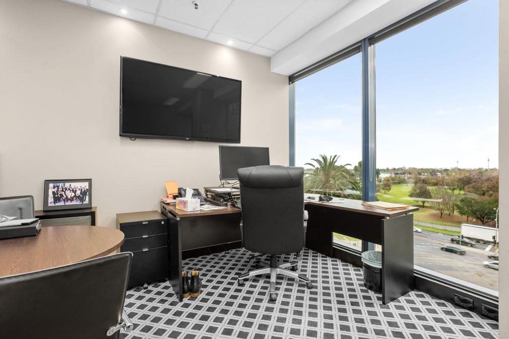 Suite 432 & Double Garage/Storage/1 Queens Rd, Melbourne, VIC 3004