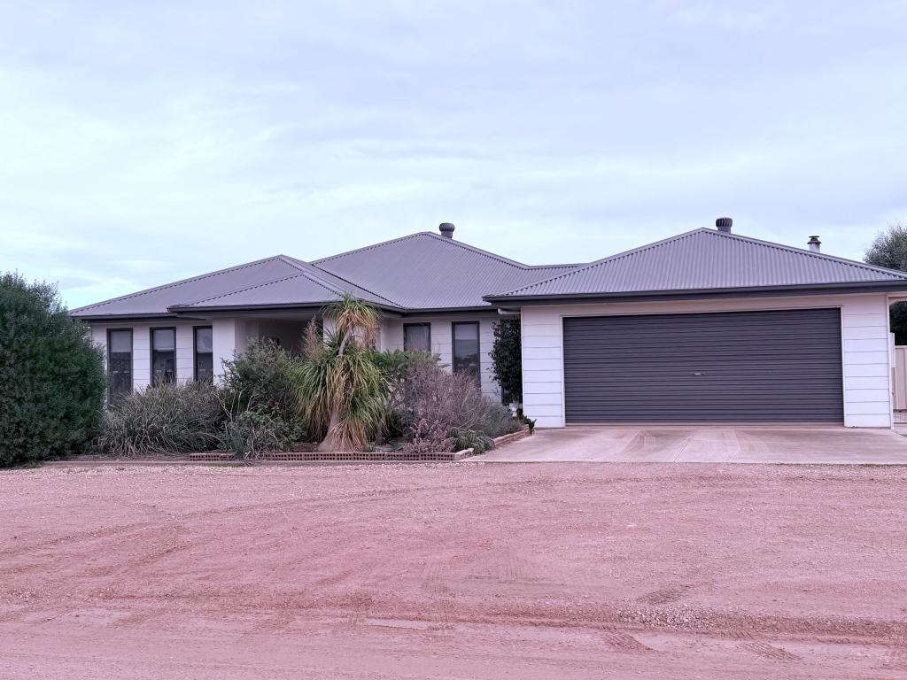 17 Chapman Rd, Moonta Bay, SA 5558