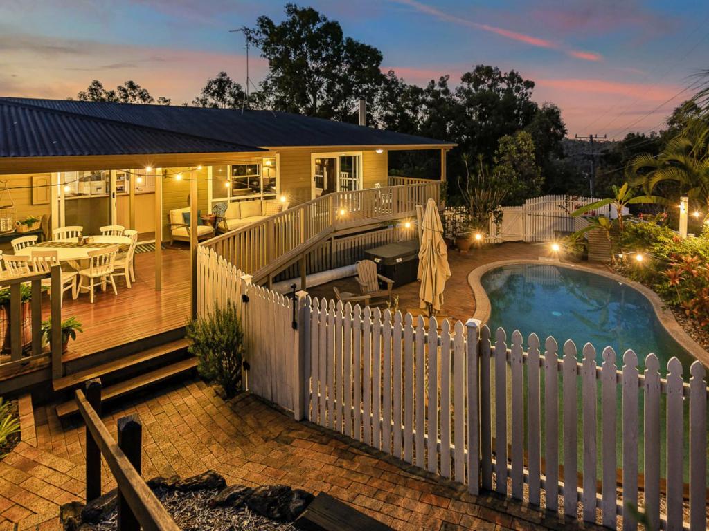 33 Glenrowan Dr, Tallai, QLD 4213