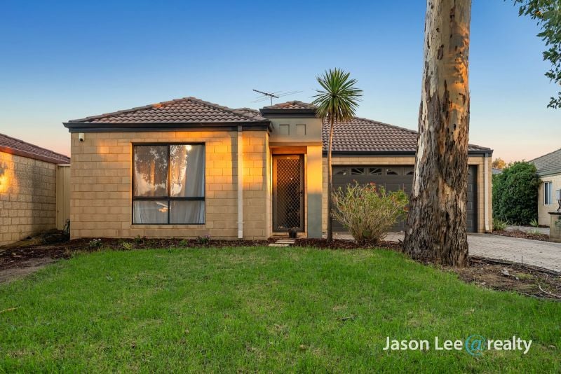1/11 Turner Pl, Kelmscott, WA 6111