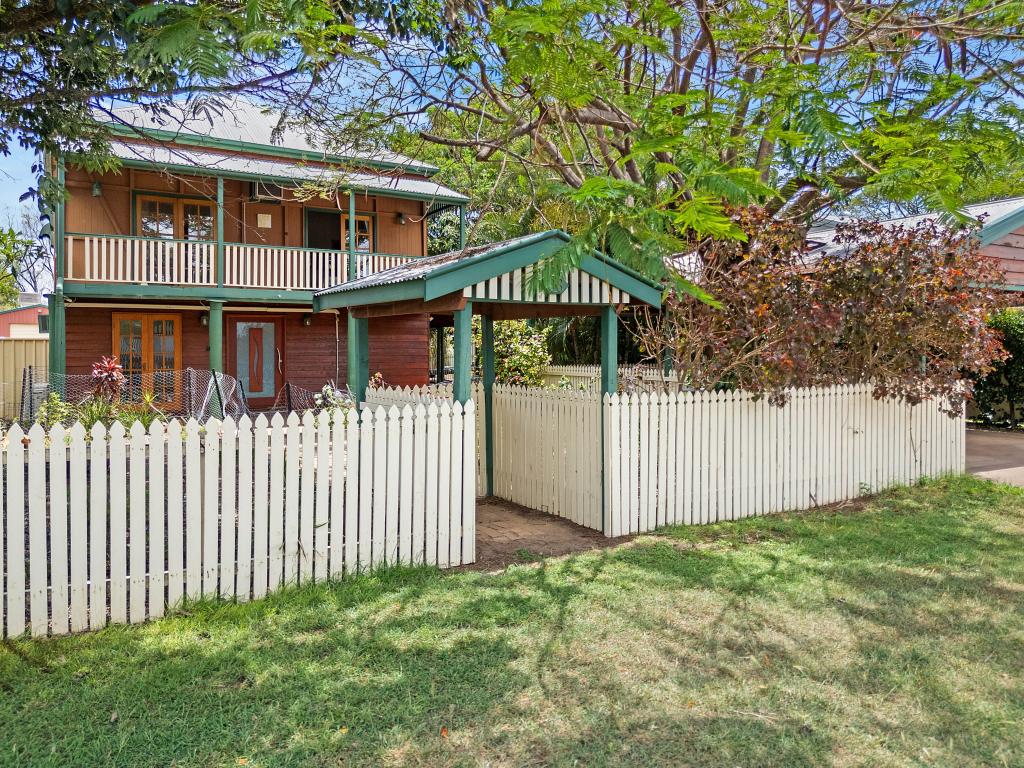 38 ESMOND ST, EMERALD, QLD 4720