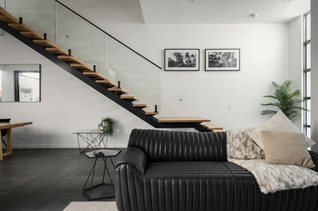 19 River Vista Way, Paradise Point, QLD 4216