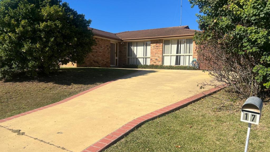 17 Mundowie Pl, Claremont Meadows, NSW 2747