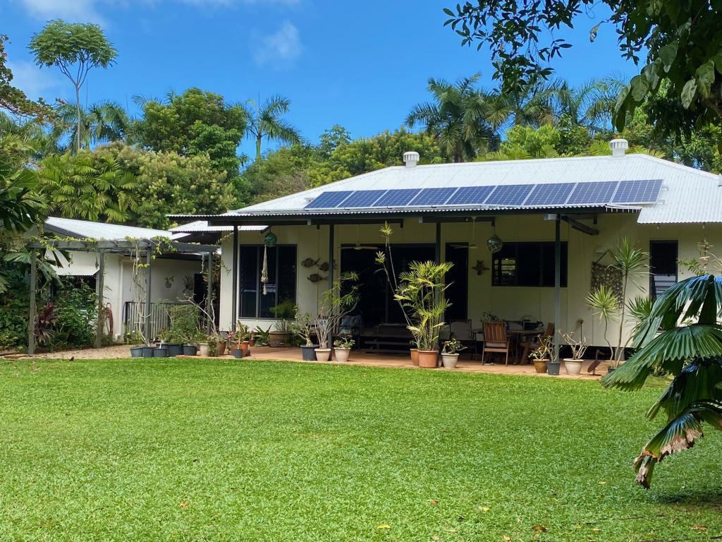 11 Spurwood Cl, Wongaling Beach, QLD 4852