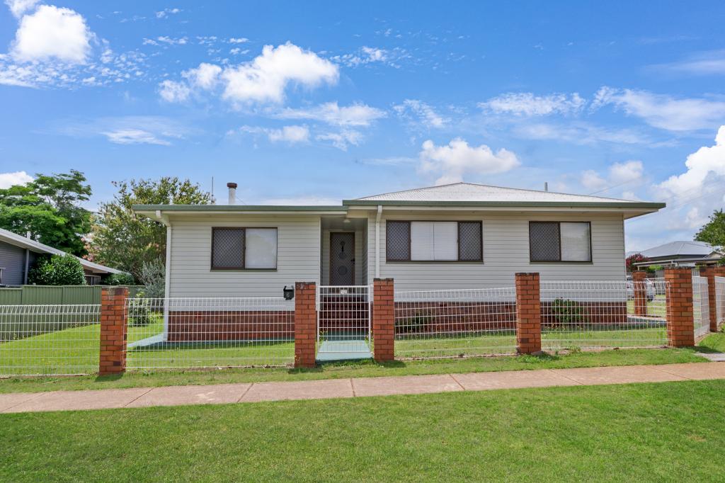 6 Hennessy St, Harristown, QLD 4350