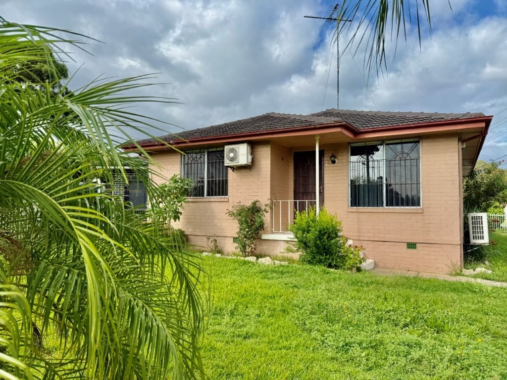 68 Lawrence Hargrave Rd, Warwick Farm, NSW 2170