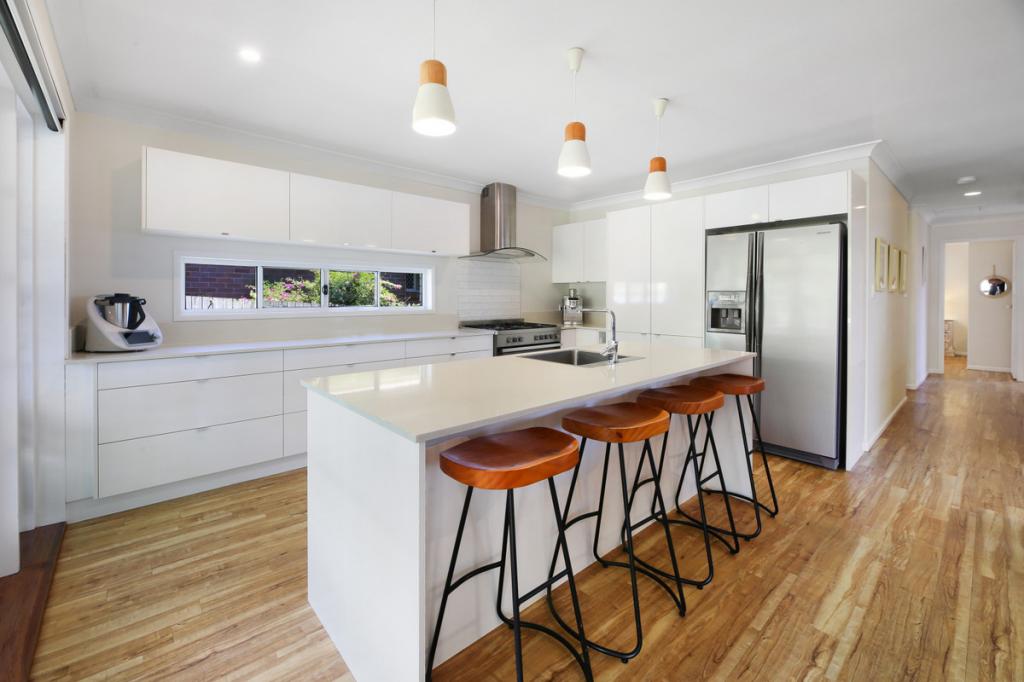 15 Zinnea St, Elanora, QLD 4221