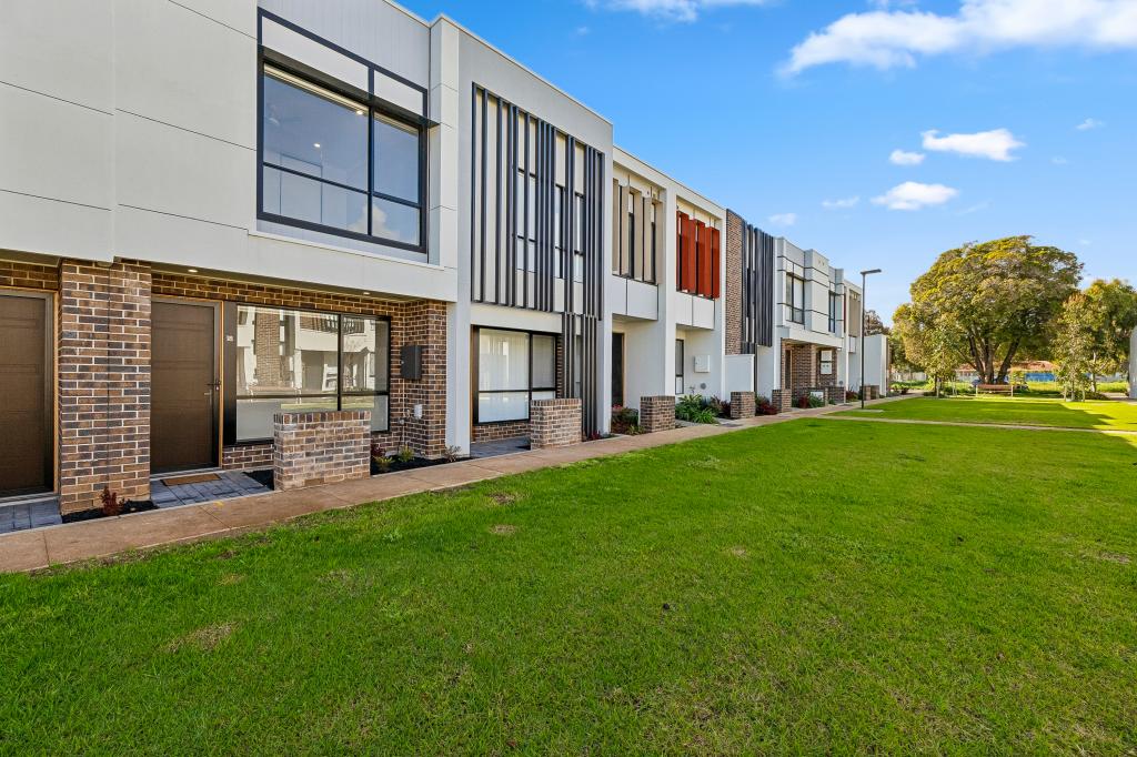 18 Sandy Lane, Oaklands Park, SA 5046