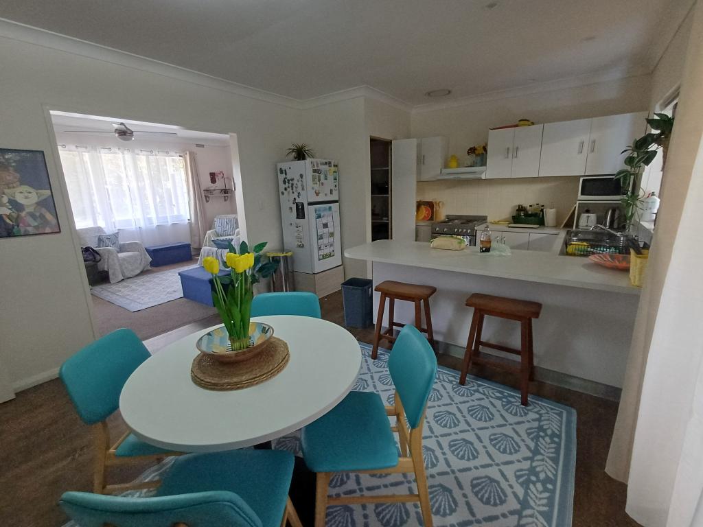 13A LARMER CL, BROULEE, NSW 2537