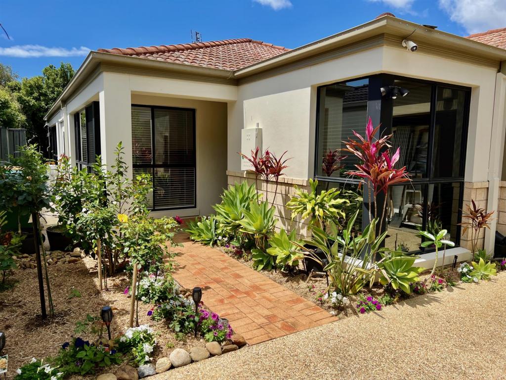 22 Blackwattle Cct, Arundel, QLD 4214