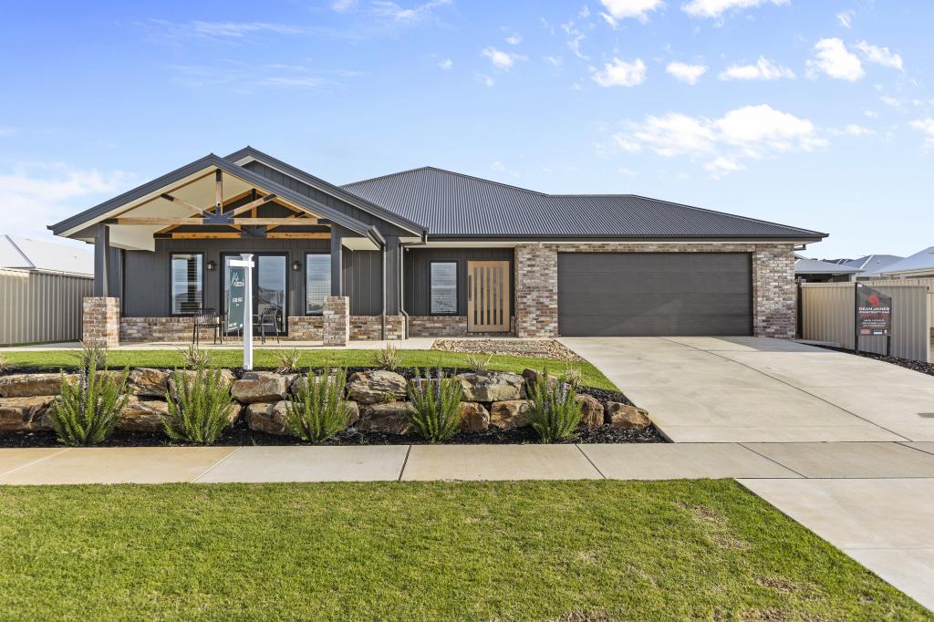 12 Burt St, Gobbagombalin, NSW 2650