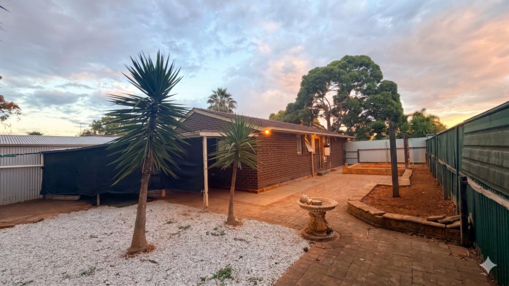 24 Oronga St, Salisbury North, SA 5108