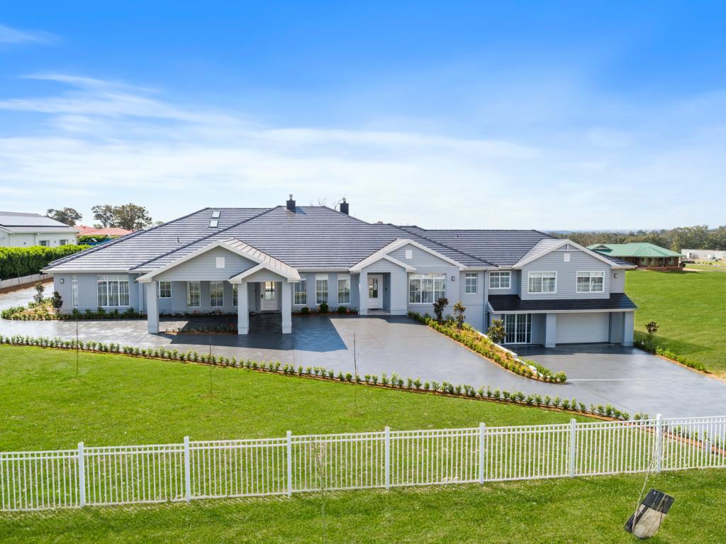 271 Horsley Rd, Horsley Park, NSW 2175