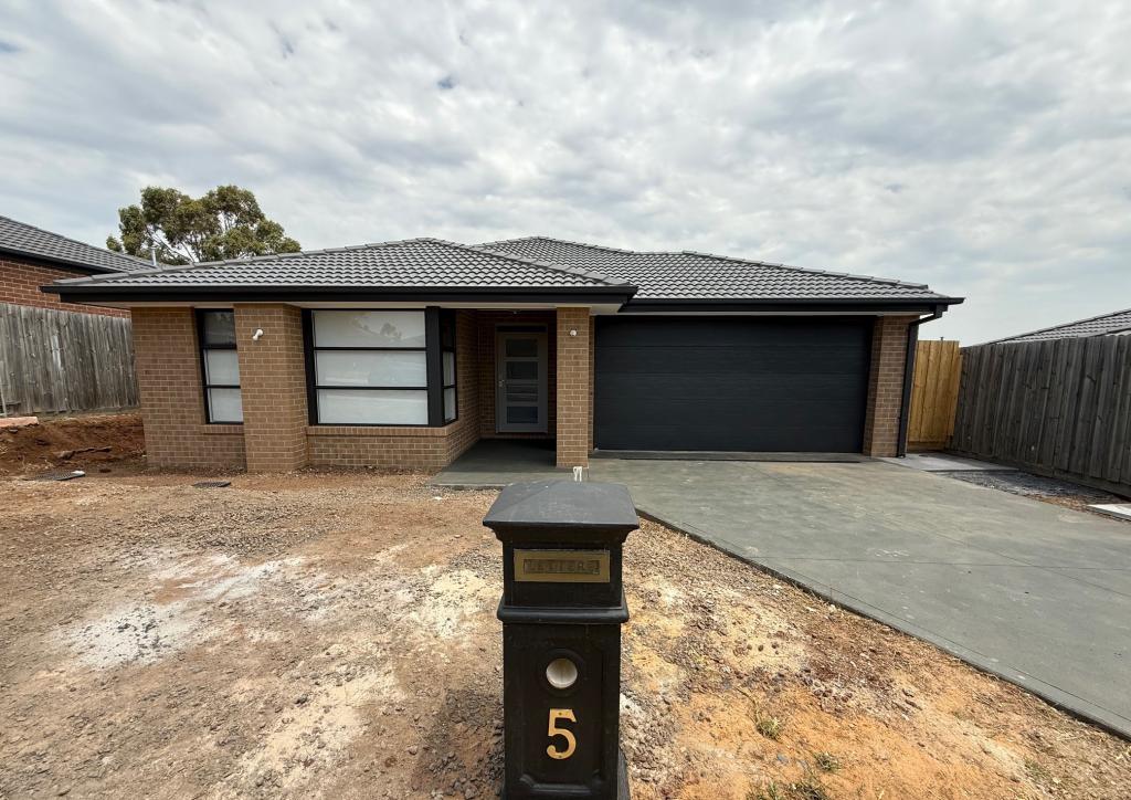 5 Hart Cres, Brookfield, VIC 3338