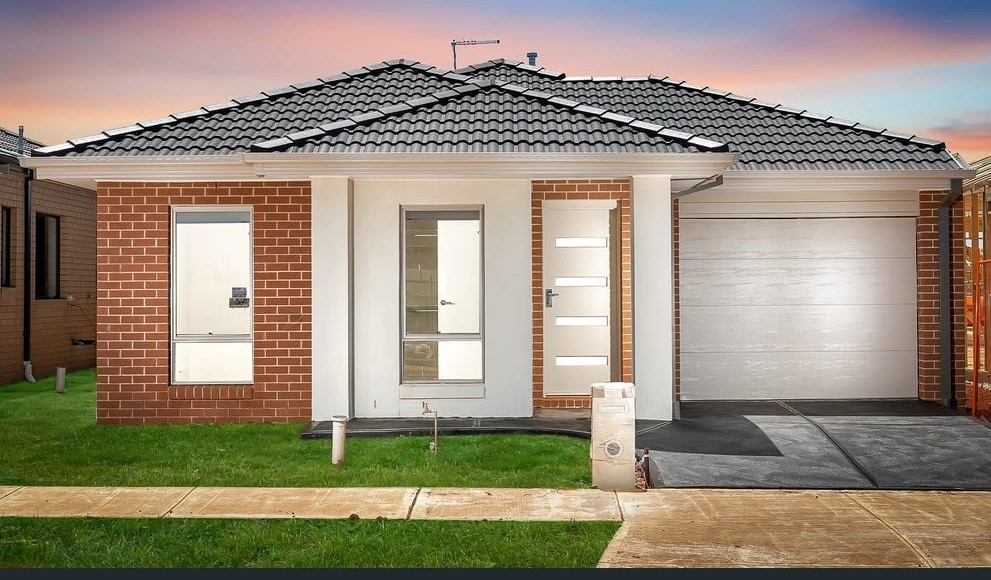 16 Bellview Dr, Rockbank, VIC 3335