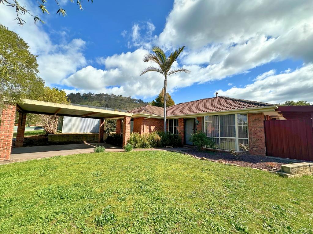 1 Mcculloch Cres, West Wodonga, VIC 3690