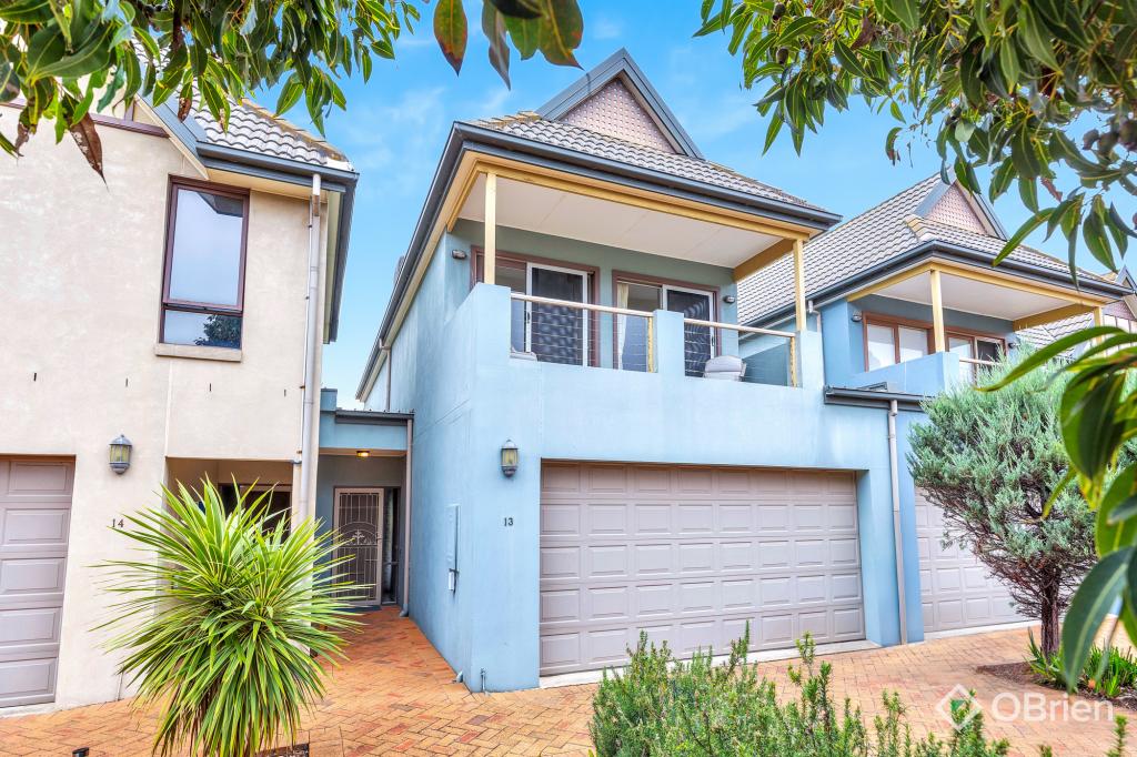 13/1 Greg Norman Dr, Point Cook, VIC 3030