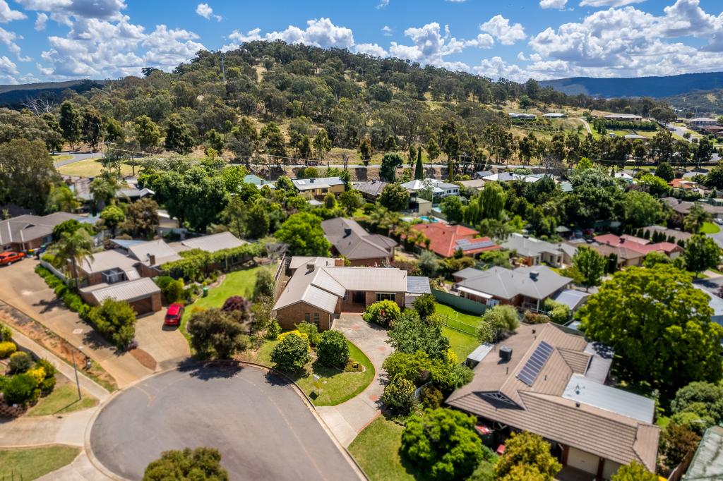 24 Hamilton Valley Ct, Lavington, NSW 2641