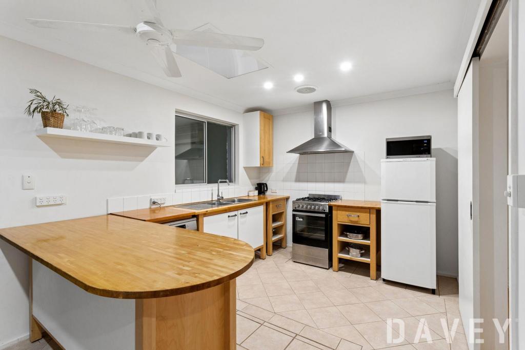 16 Nyara Cres, Craigie, WA 6025