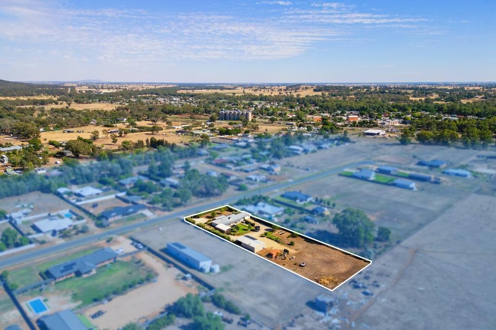 8 Carson Rd, The Rock, NSW 2655