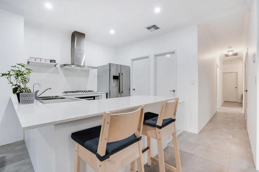 148 Lyon Rd, Aubin Grove, WA 6164