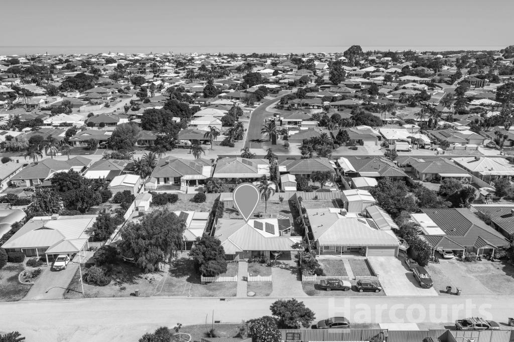 13 Lavender Gdns, Halls Head, WA 6210