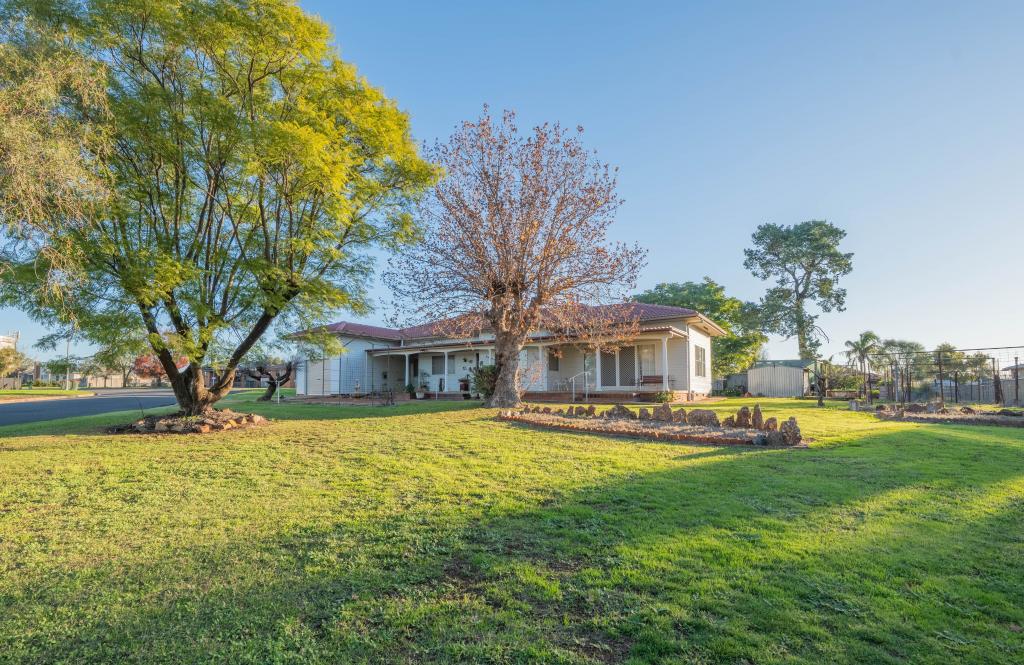 6 Honeysuckle St, Forbes, NSW 2871