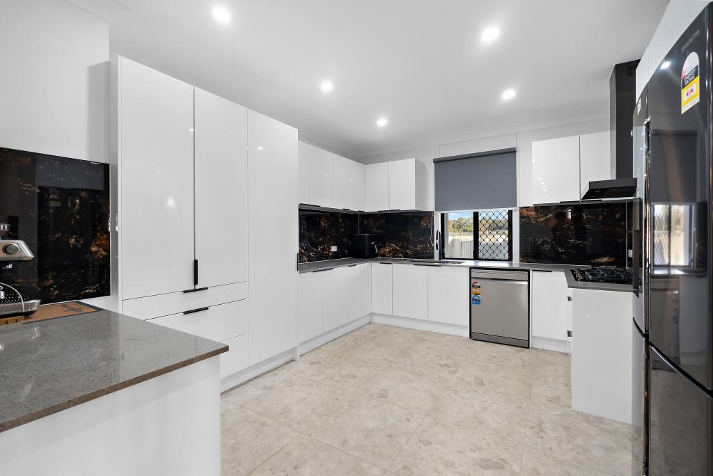 30 Wollaston Ave, Haynes, WA 6112