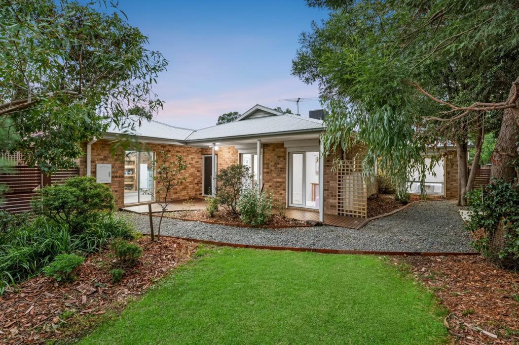 8 Akuna Ct, Knoxfield, VIC 3180
