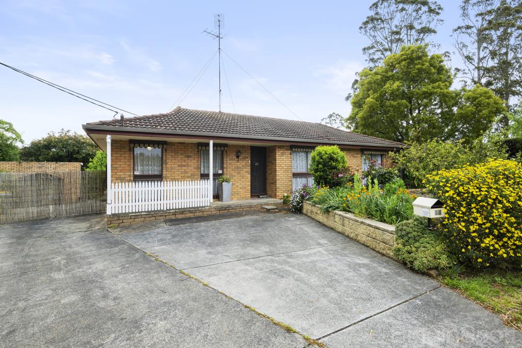 13 HERMITAGE AVE, MOUNT CLEAR, VIC 3350