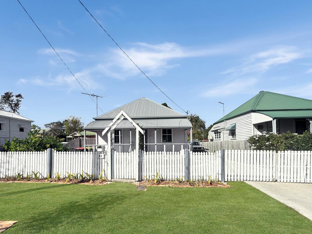 16 Moffatt St, Ipswich, QLD 4305