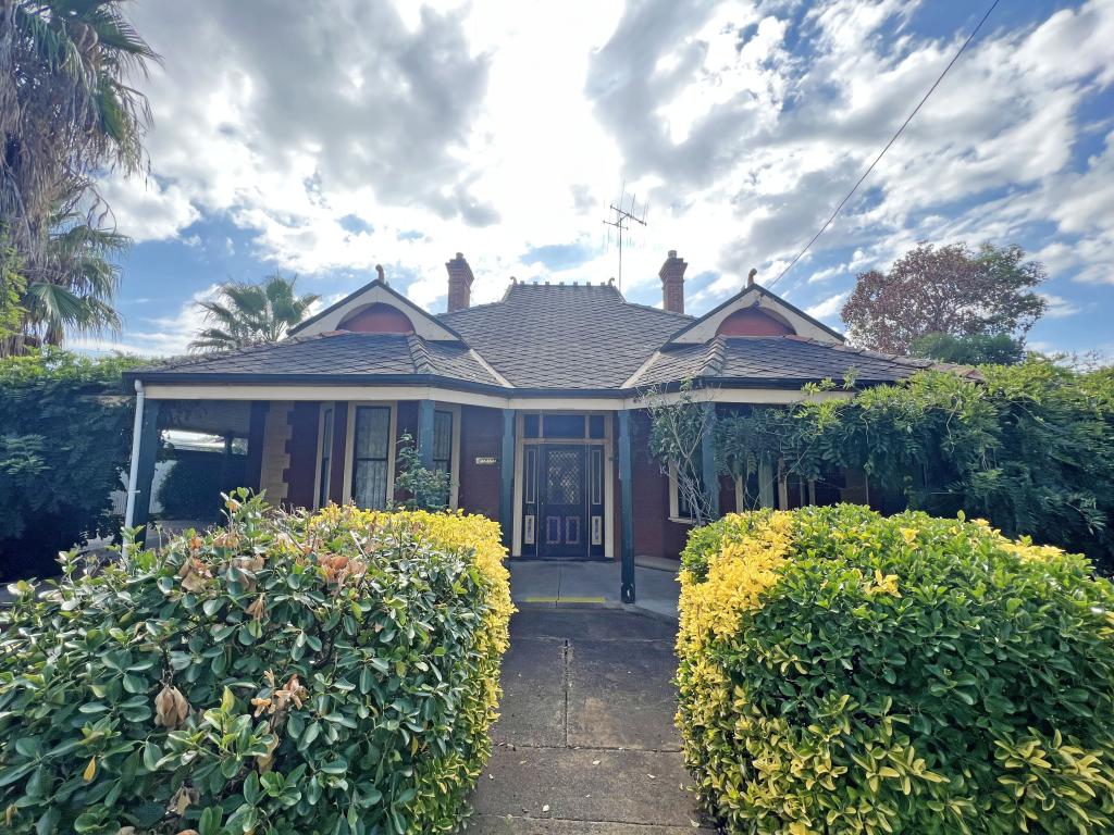 18 Spring St, Forbes, NSW 2871