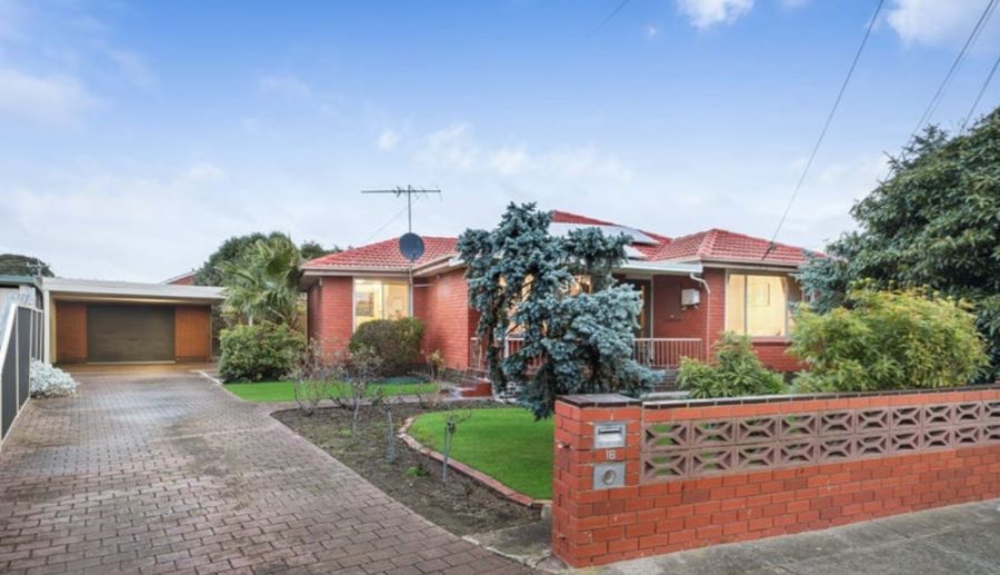 16 Vaucluse Ave, Gladstone Park, VIC 3043