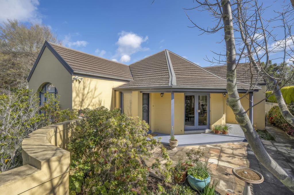 2/2 Fisher Lane, Sandy Bay, TAS 7005