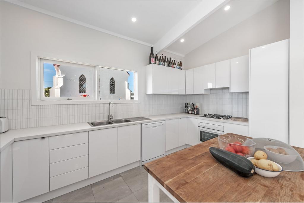 19 Elizabeth St, Port Macdonnell, SA 5291