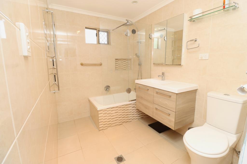 12 Dorothy St, Mornington, QLD 4825