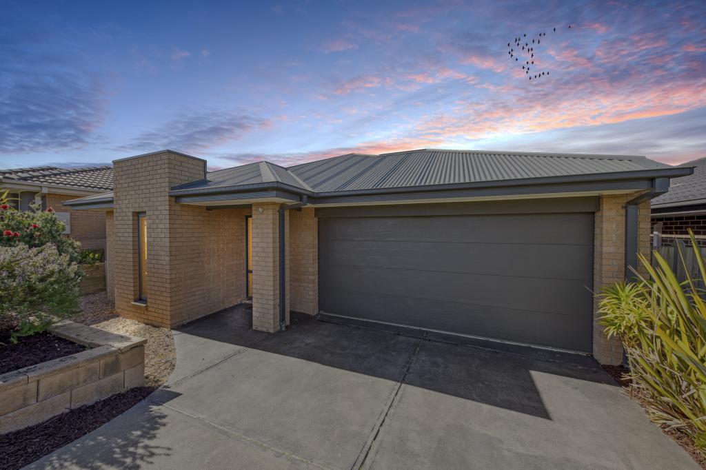 5 Embling St, Pakenham, VIC 3810