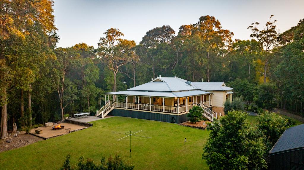 14 HILLTOP CT, LAKE MACDONALD, QLD 4563