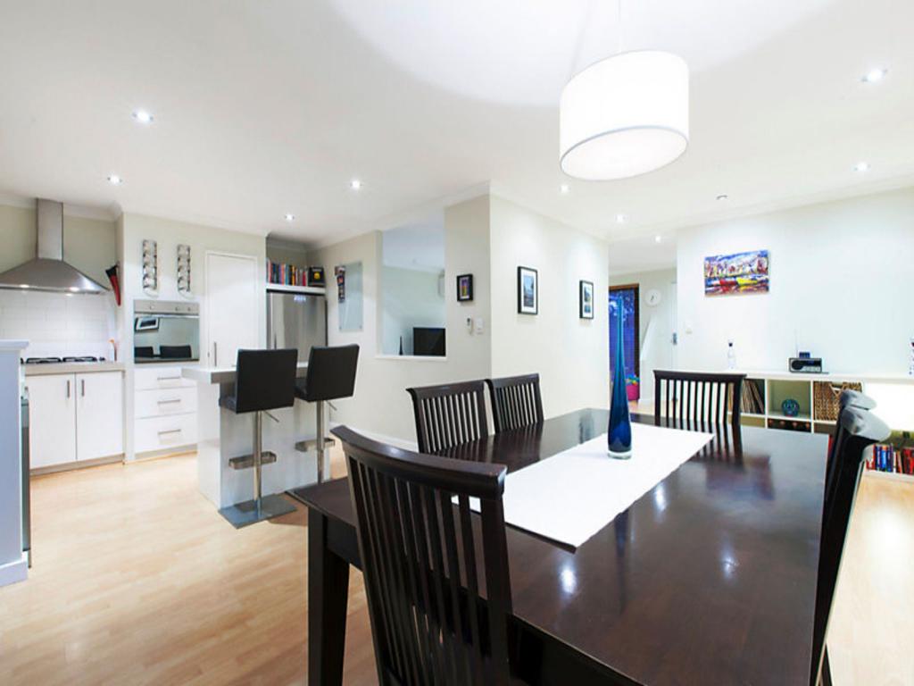 31b Hinderwell St, Scarborough, WA 6019